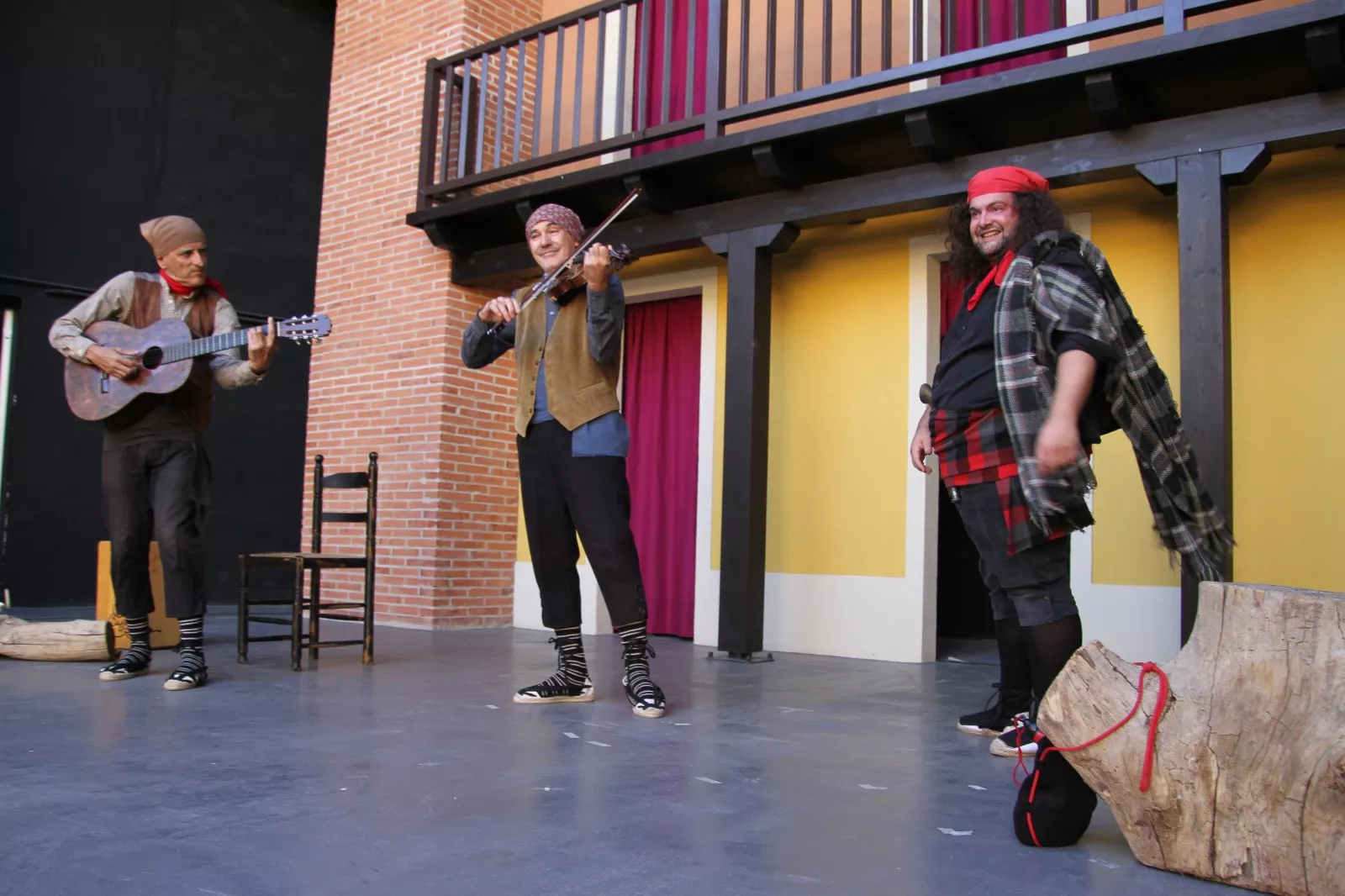 El bandido Cucaracha y sus compinches en el Corral de Comedias de Robres. Foto Carlos Neofato