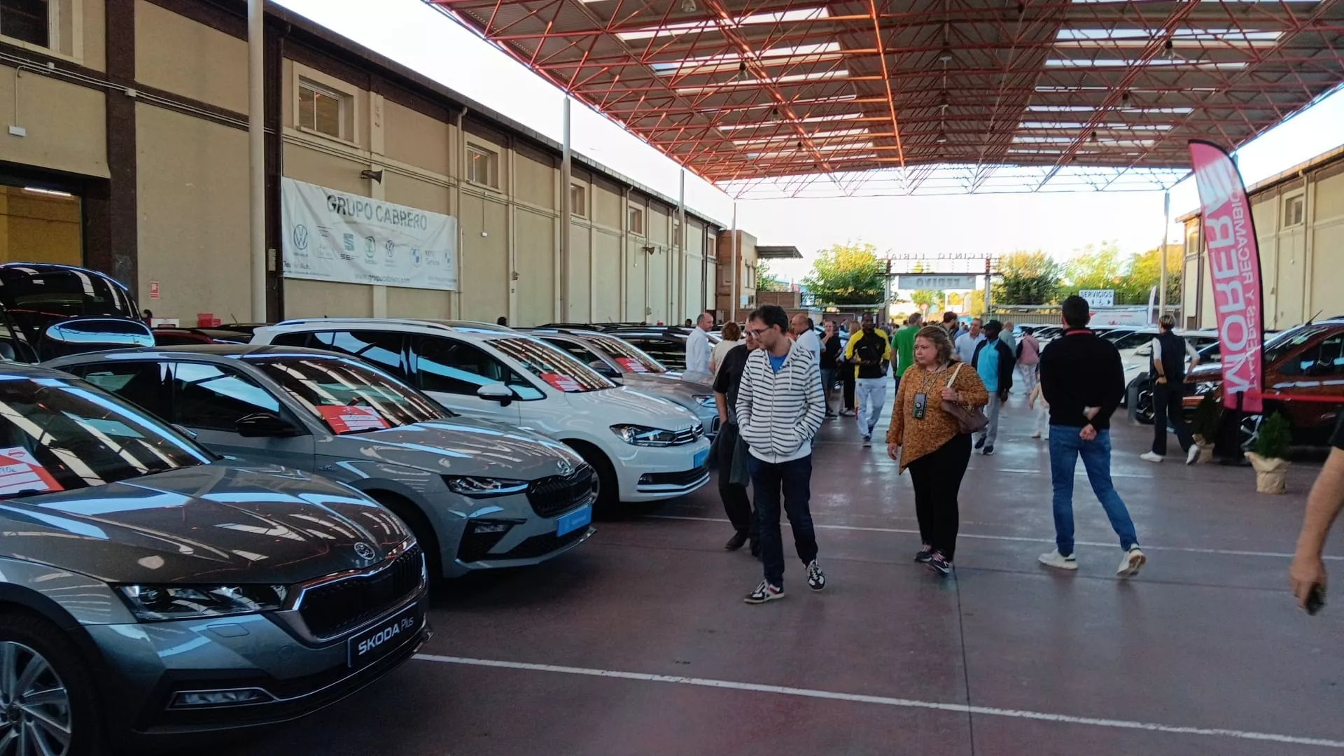 Visitantes en Febivo en el recinto ferial de Binéfar