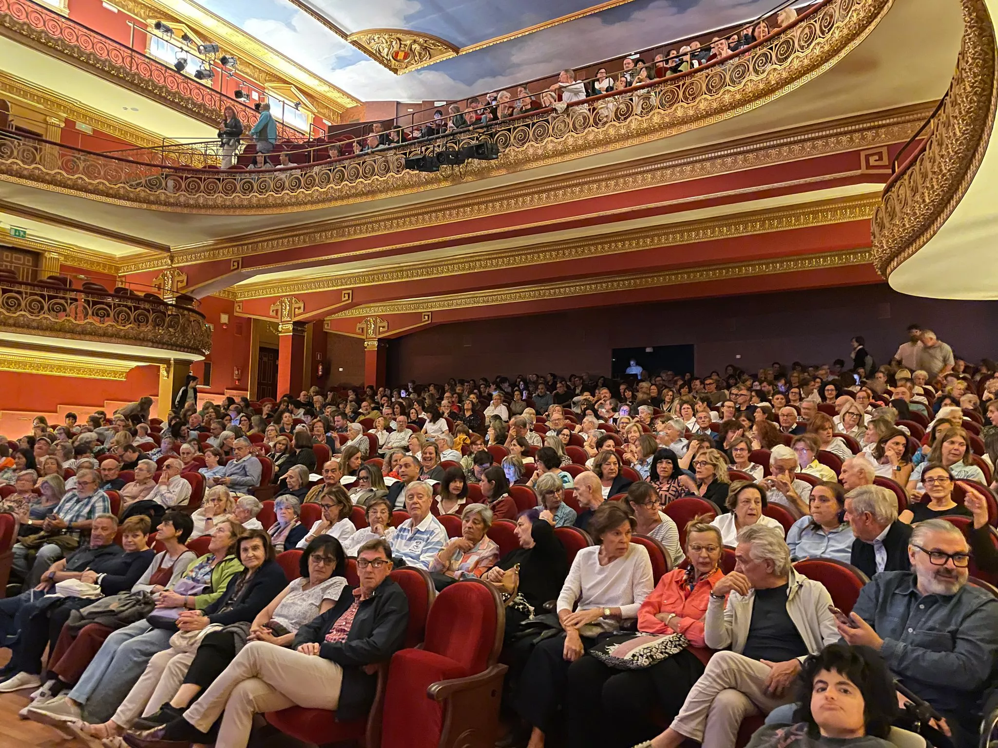 La 25 Muestra de Cine Realizado por Mujeres cerró, una noche más, con el Teatro Olimpia lleno.
