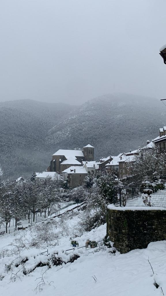 Valle de Ansó, donde se encuentra extraviado el espeleólogo en el Pico la Sima