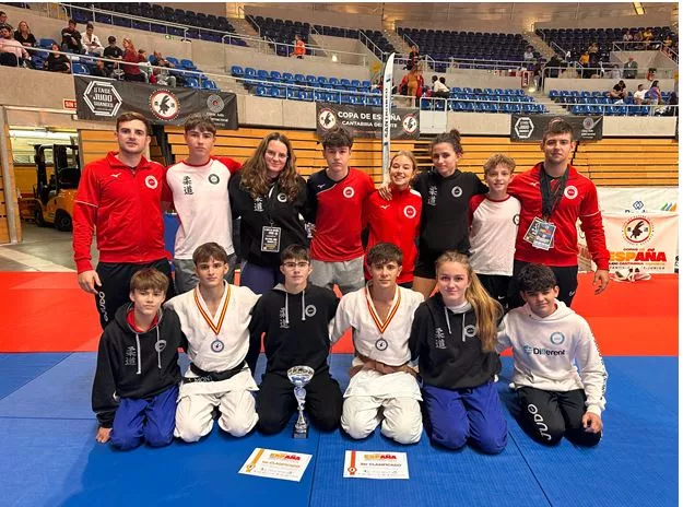 Deportistas de la Escuela Ibón en Cantabria Deportistas de la Escuela Ibón en Cantabria