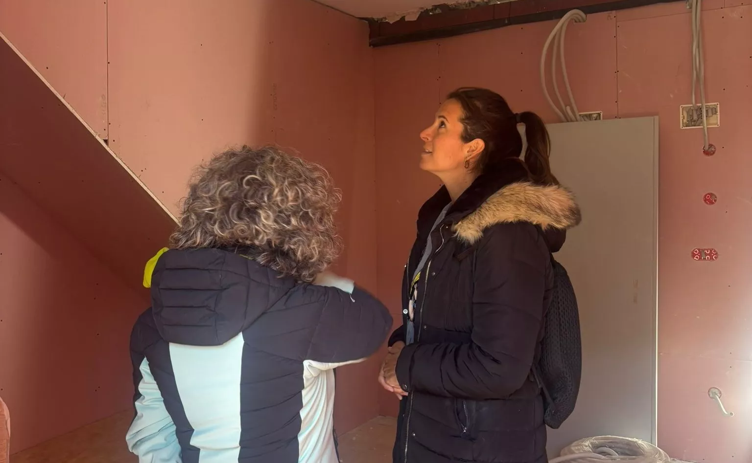 La directora general de Deporte, Cristina García, ha visitado hoy las obras en el Refugio de Respomuso.