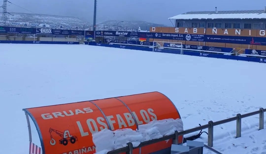 Así está el Joaquín Ascaso, el campo del Sabiñánigo. Foto: Twitter @ADSabi