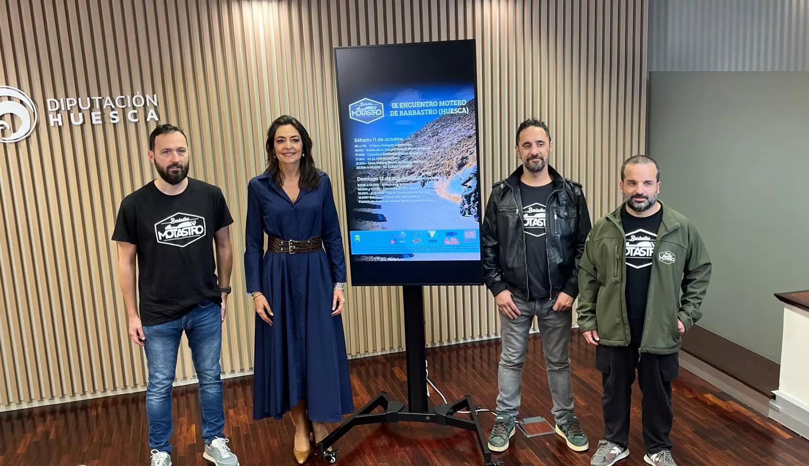 Motastro presenta en la DPH su IX edición. Sergio Broto y Celsa Rufas, a la izquierda, presentan el evento motero que tendrá lugar este fin de semana. Foto: Adri Mora
