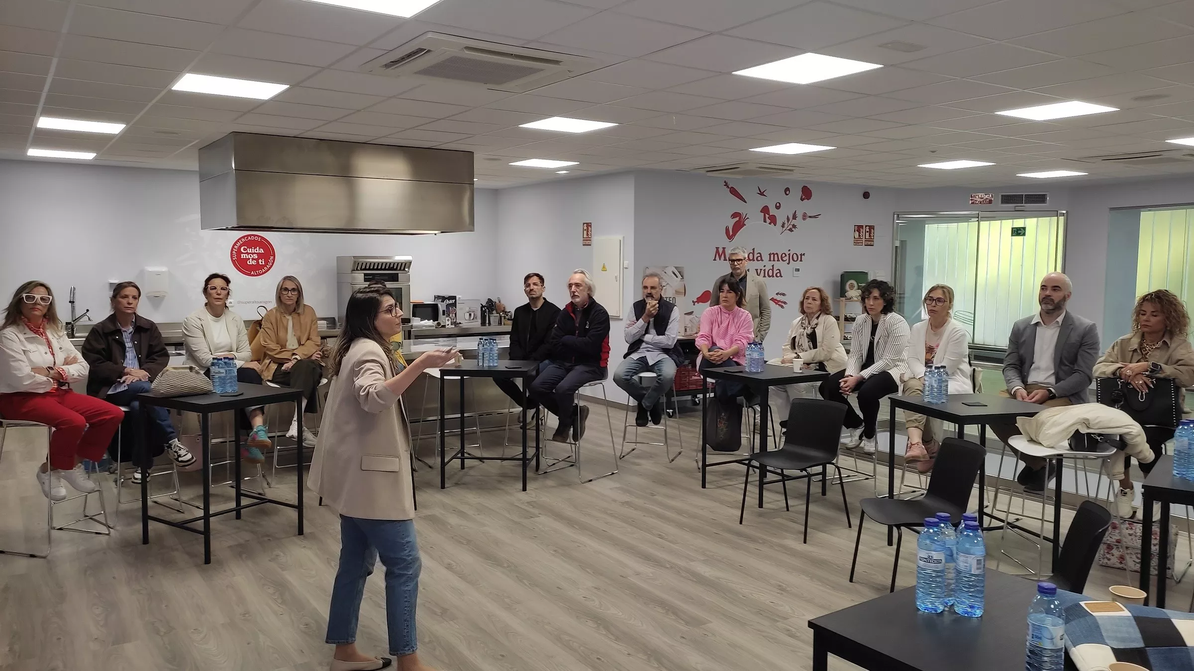 Vanessa Cano explica los nuevos detalles de la marca en el Café del Comerio Vanessa Cano explica los nuevos detalles de la marca en el Café del Comerio