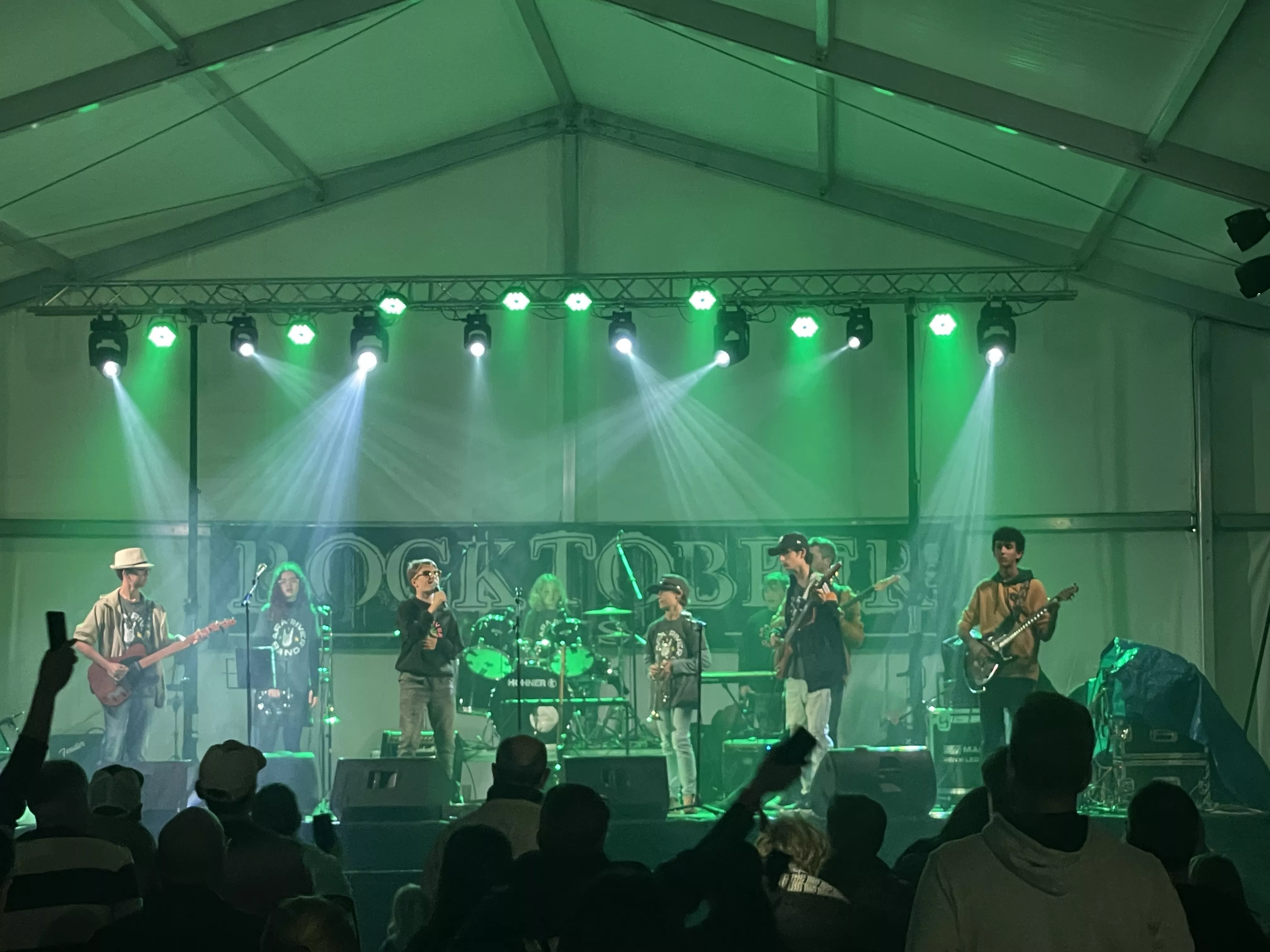 El Rocktobeer regresa este sábado al Castillo de Aínsa.