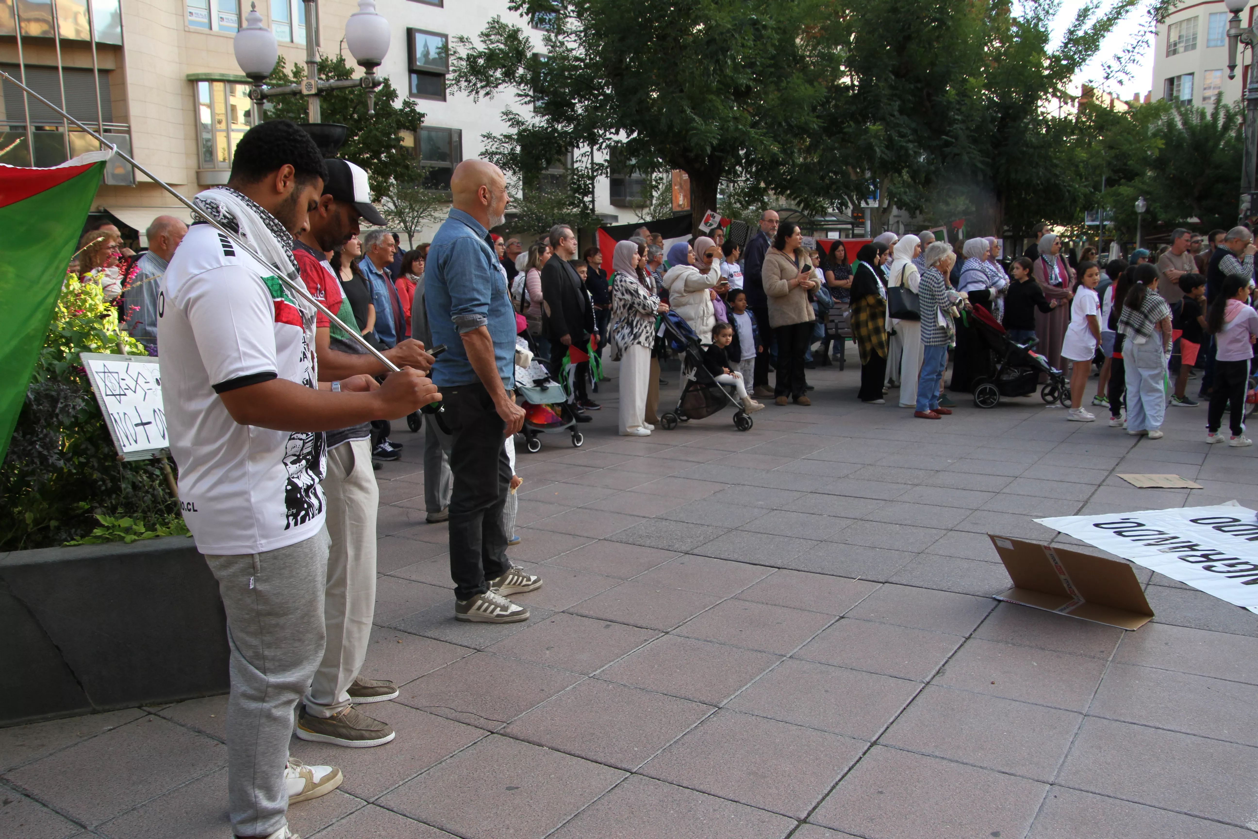Concentración en Huesca por el inicio de la matanza en Gaza hace dos años. Foto Carlos Neofato
