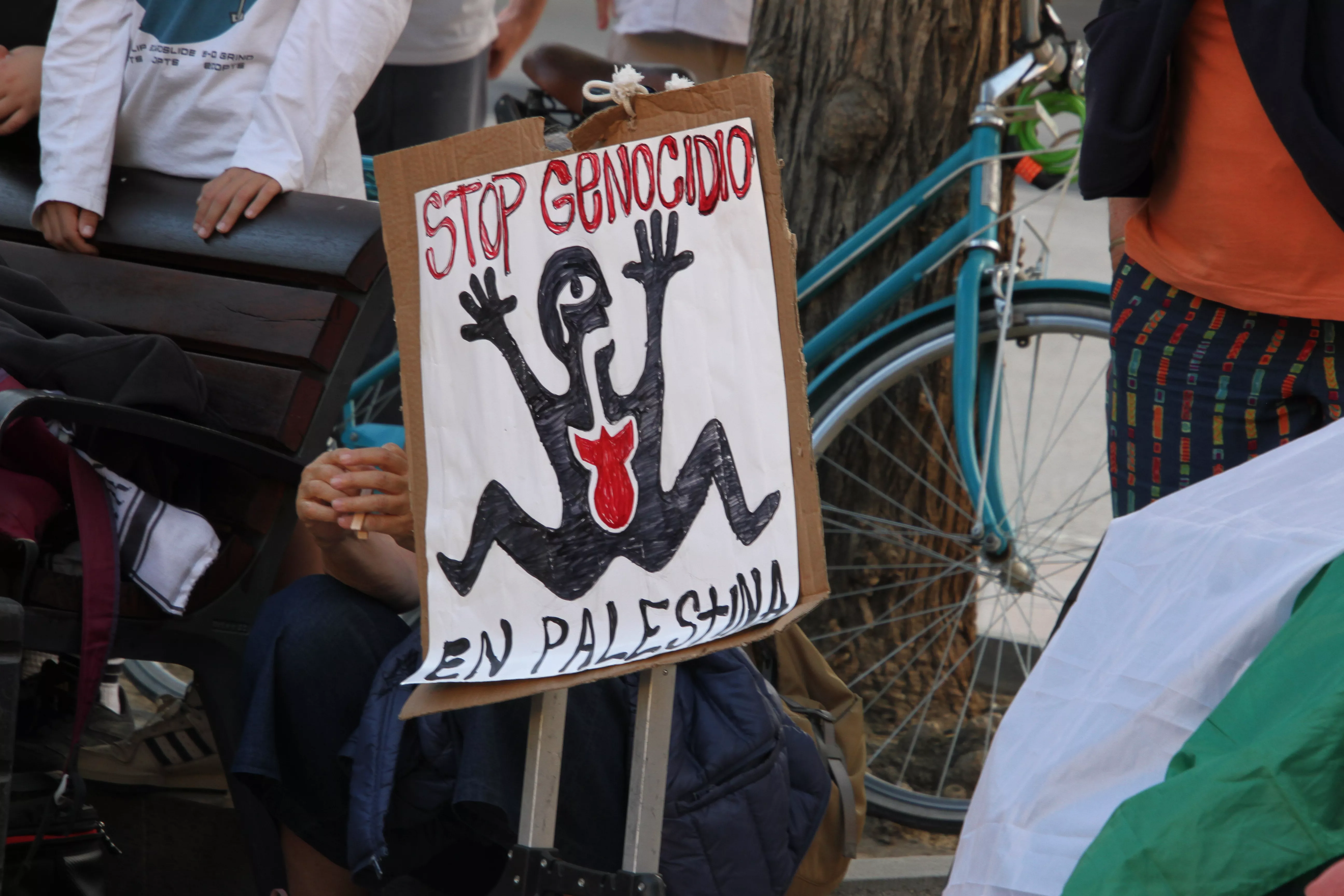 Concentración en Huesca por el inicio de la matanza en Gaza hace dos años. Foto Carlos Neofato