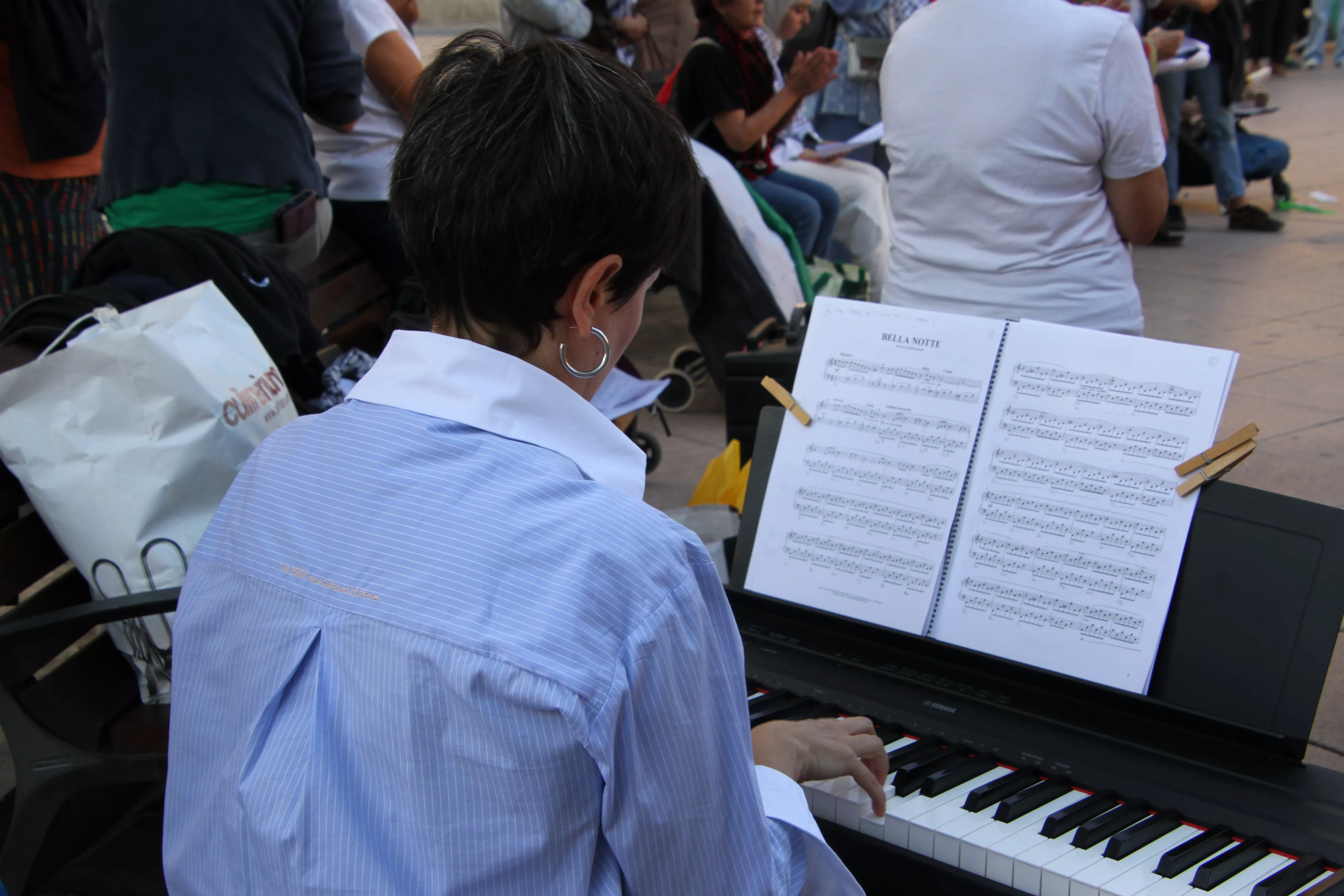 Concentración en Huesca por el inicio de la matanza en Gaza hace dos años. Foto Carlos Neofato