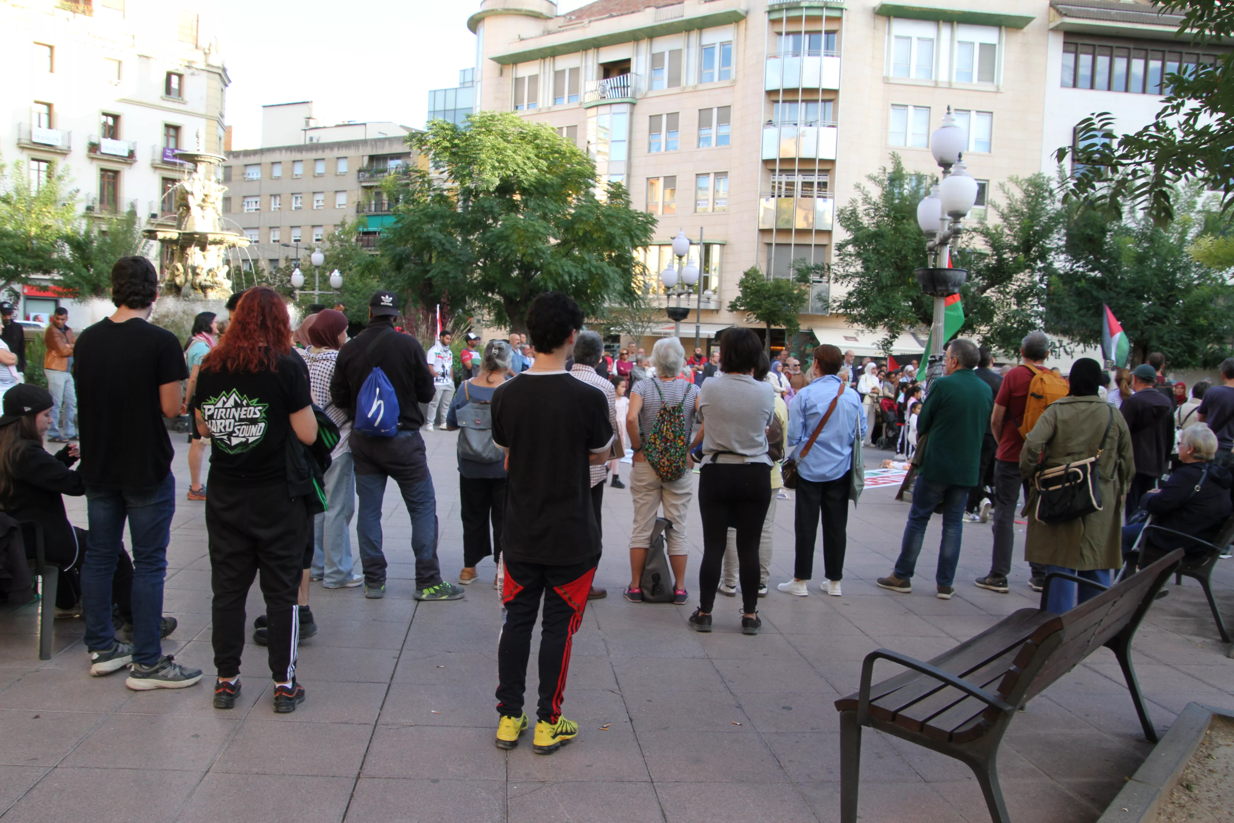 Concentración en Huesca por el inicio de la matanza en Gaza hace dos años. Foto Carlos Neofato