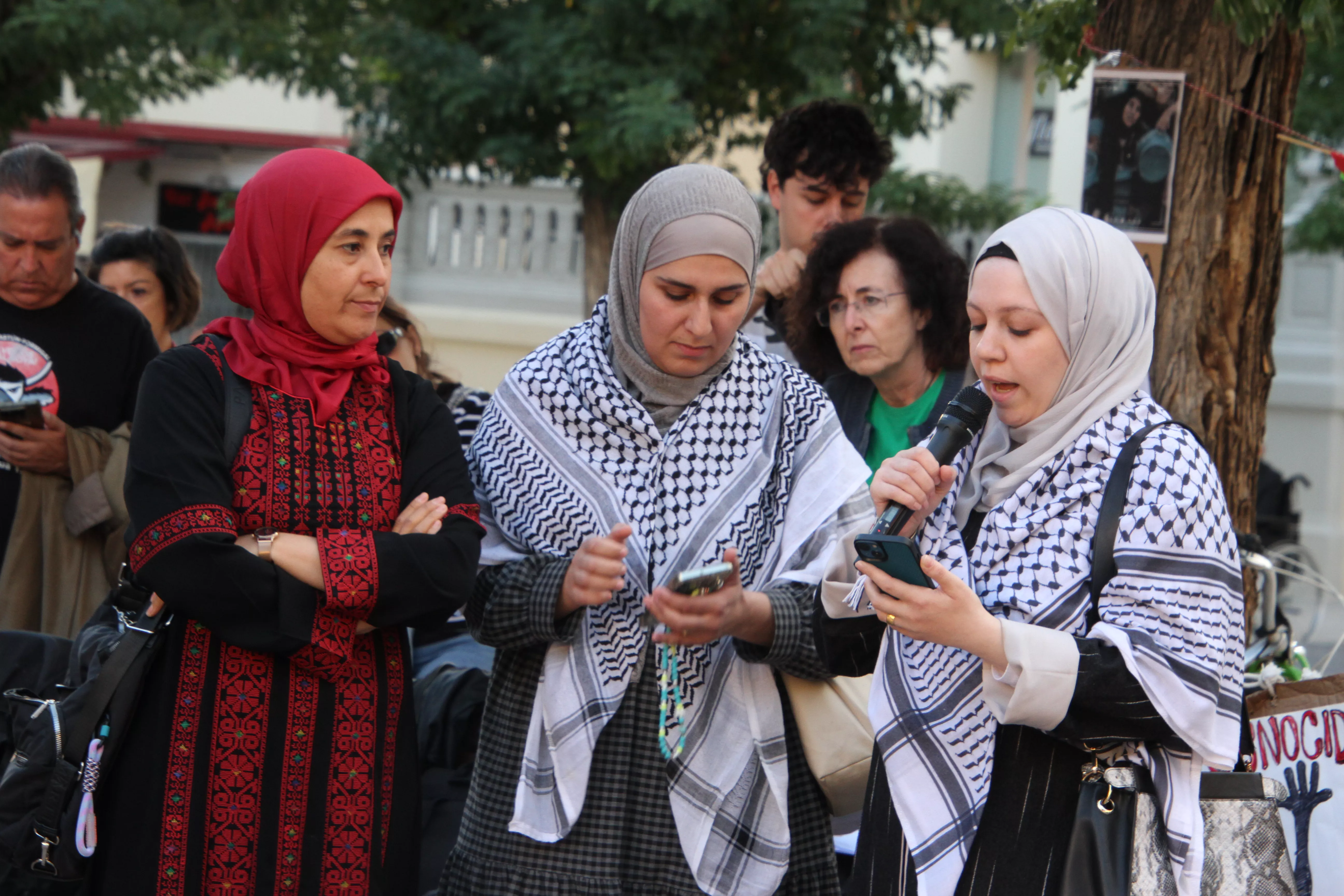Concentración en Huesca por el inicio de la matanza en Gaza hace dos años. Foto Carlos Neofato