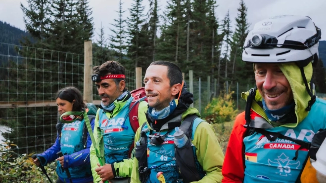 El equipo tras terminar el largo trekking de 63km y 4000m de desnivel El equipo tras terminar el largo trekking de 63km y 4000m de desnivel