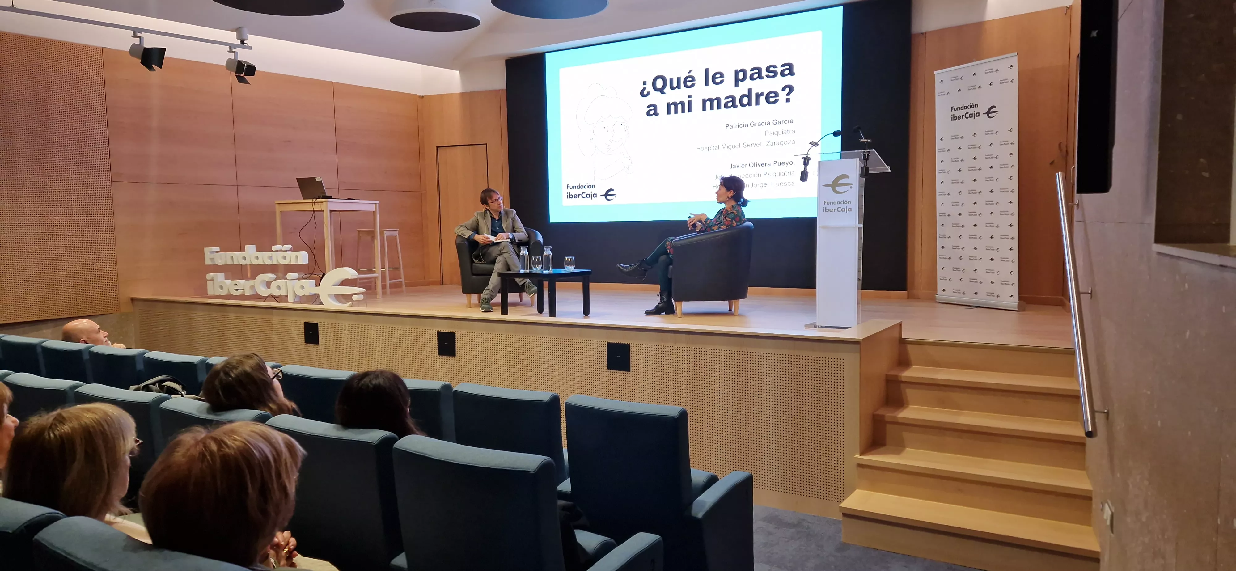 Encuentro de Javier Olivera y Patricia Gracia en la Fundación Ibercaja. Foto Myriam Martínez