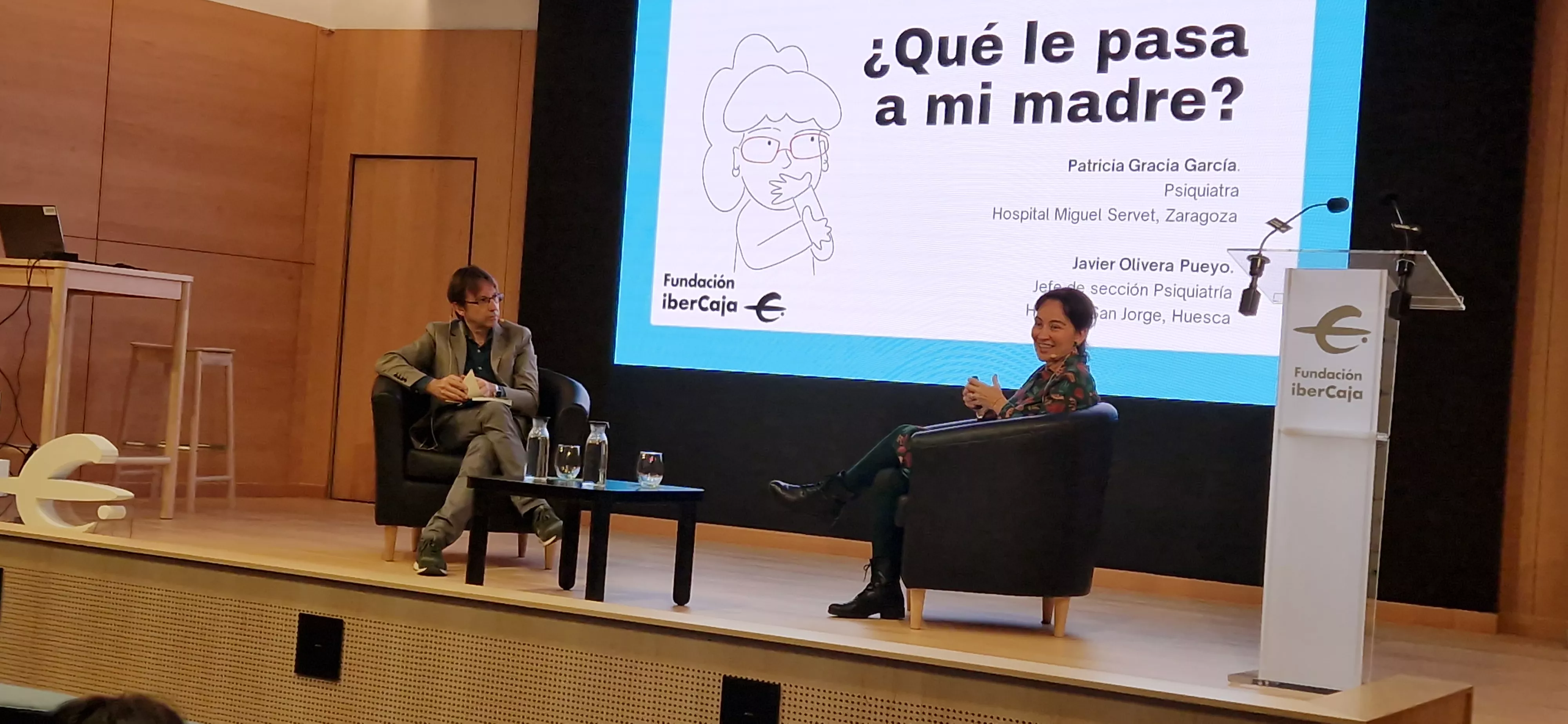 Encuentro de Javier Olivera y Patricia Gracia en la Fundación Ibercaja. Foto Myriam Martínez