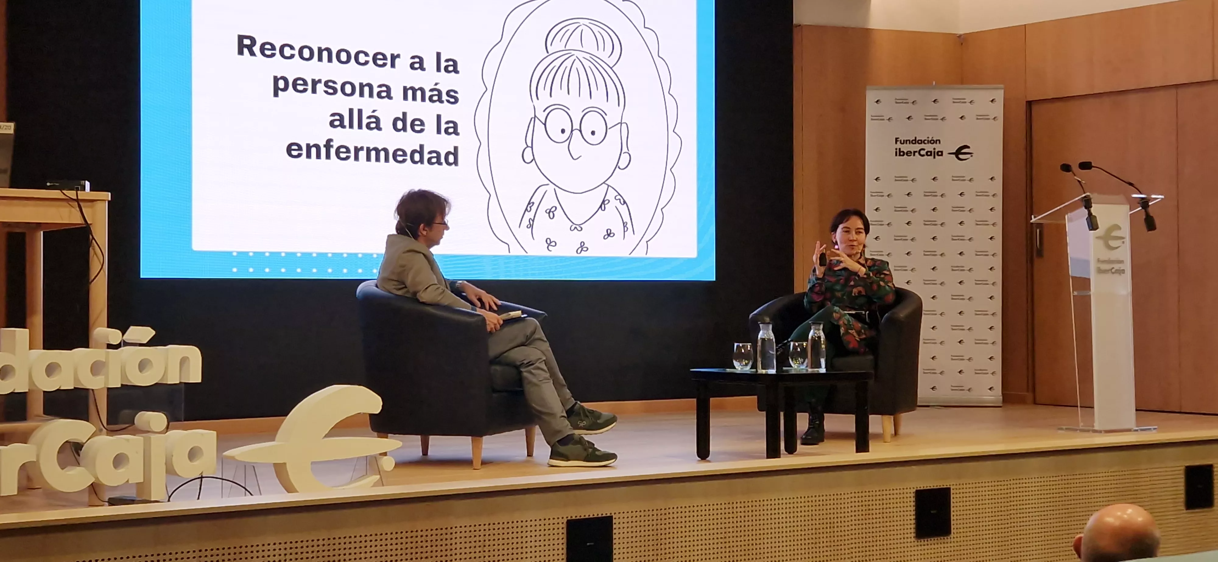 Encuentro de Javier Olivera y Patricia Gracia en la Fundación Ibercaja. Foto Myriam Martínez