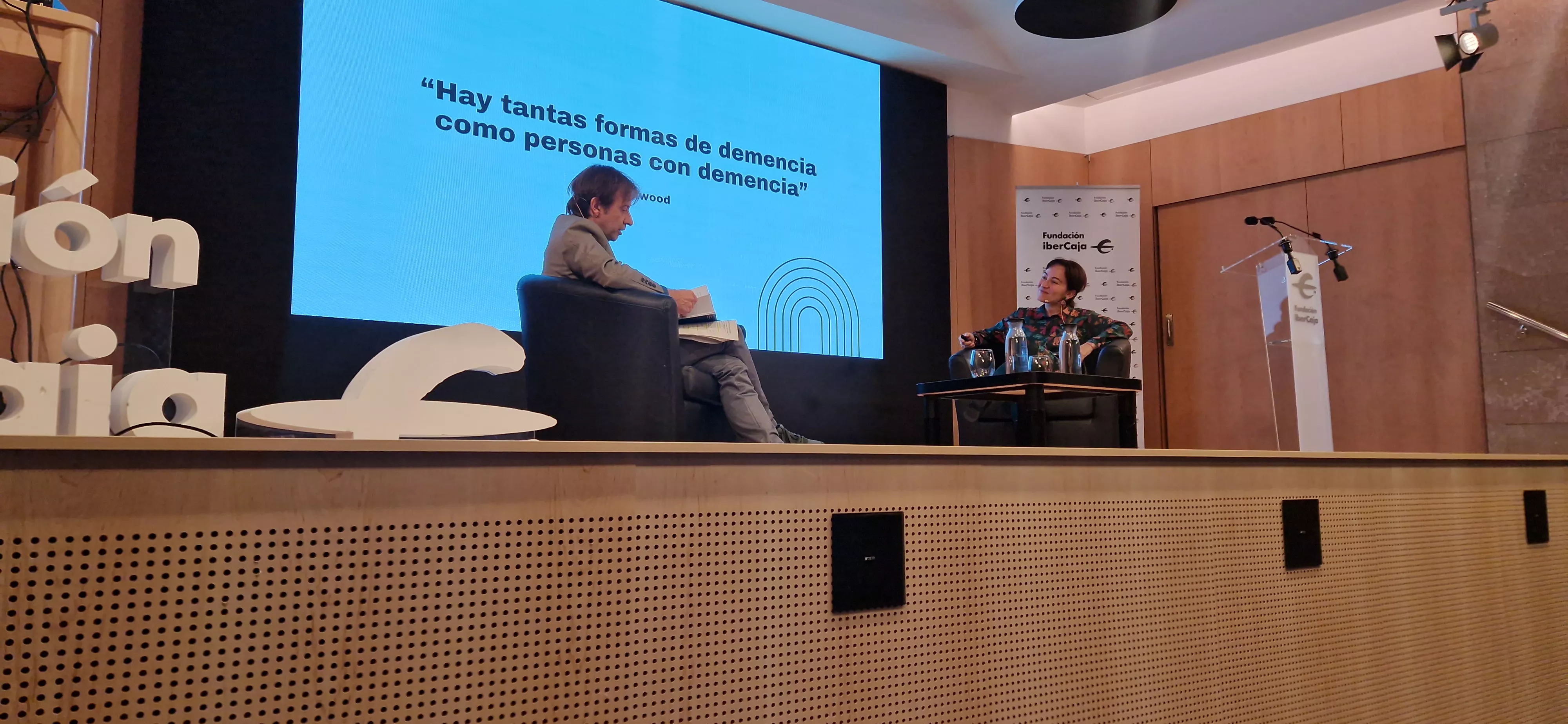 Encuentro de Javier Olivera y Patricia Gracia en la Fundación Ibercaja. Foto Myriam Martínez