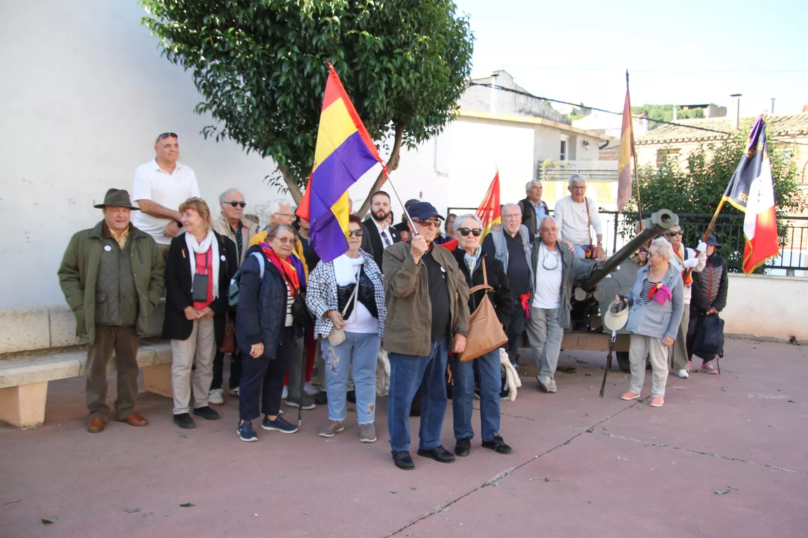 Visita de la Amicale de antiguos guerrilleros a lugares de memoria democrática en Huesca. Foto Carlos Neofato