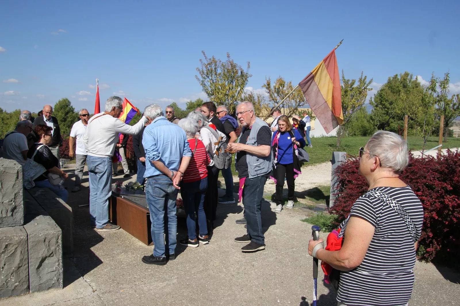 Visita de la Amicale de antiguos guerrilleros a lugares de memoria democrática en Huesca. Foto Carlos Neofato