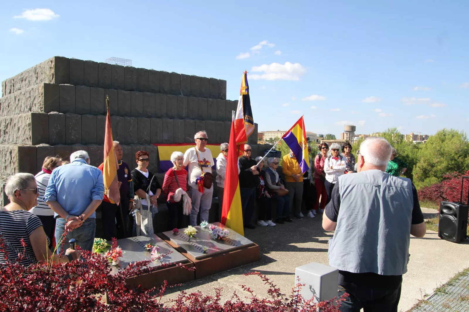 Visita de la Amicale de antiguos guerrilleros a lugares de memoria democrática en Huesca. Foto Carlos Neofato