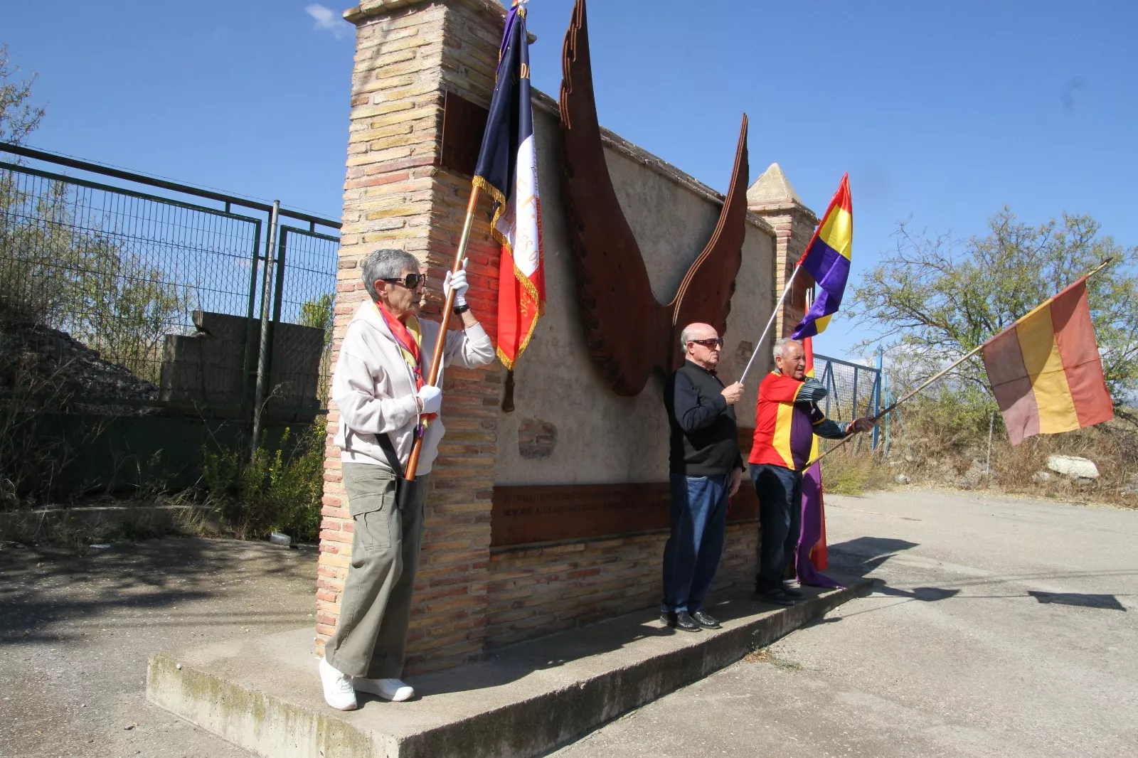 Visita de la Amicale de antiguos guerrilleros a lugares de memoria democrática en Huesca. Foto Carlos Neofato