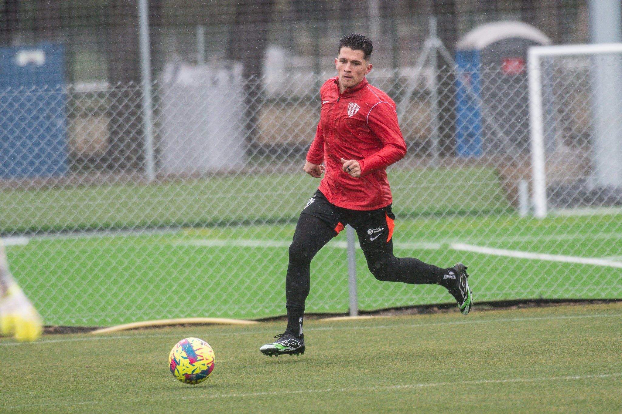 Juanjo Nieto en un entrenamiento con el Huesca. 