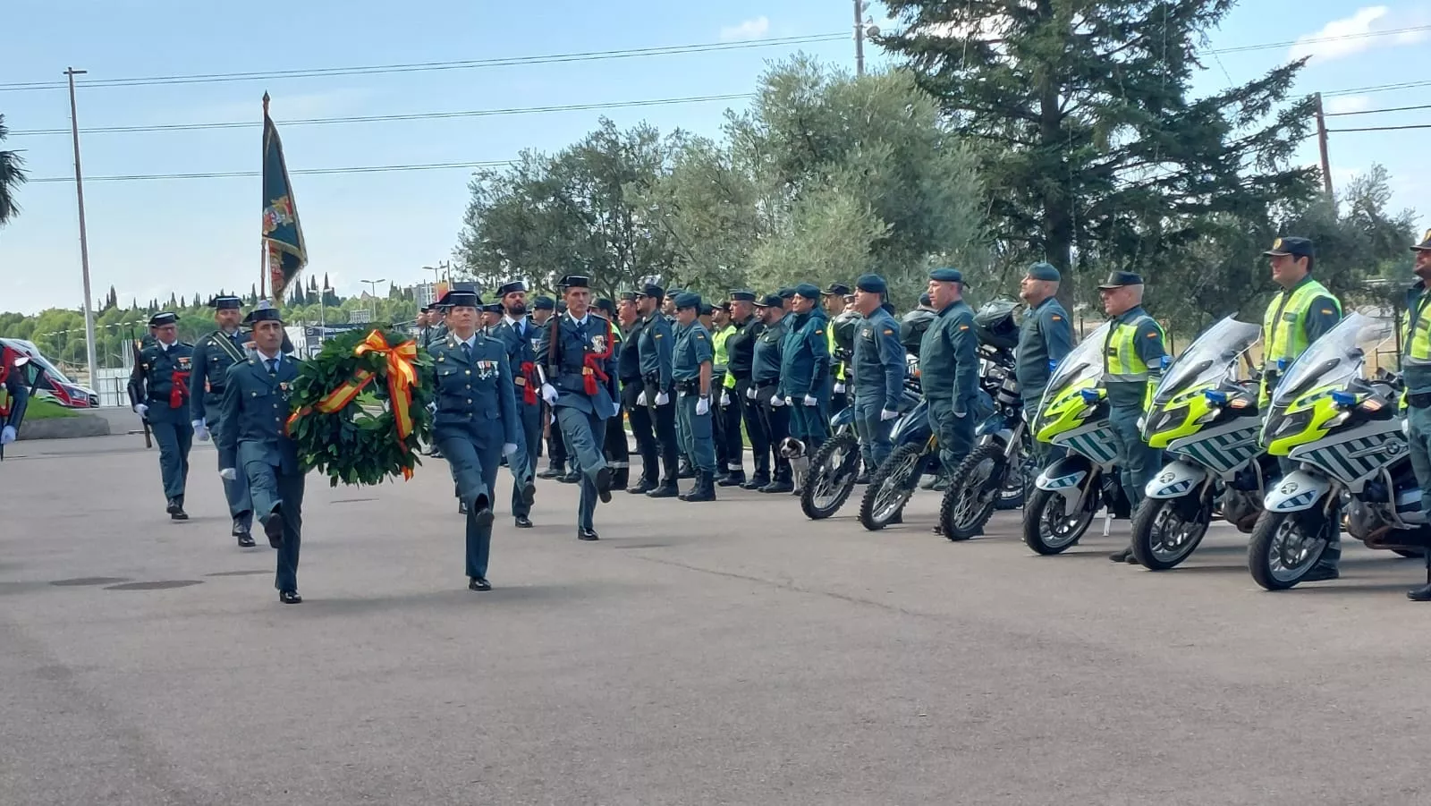 Celebración del Pilar en el cuartel de la Guardia Civil en Huesca