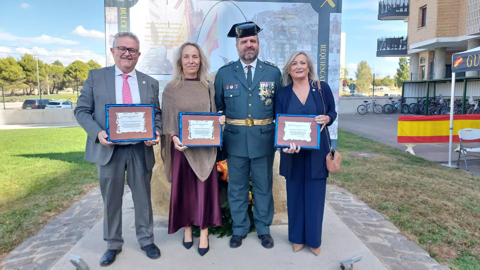 Celebración del Pilar en el cuartel de la Guardia Civil en Huesca
