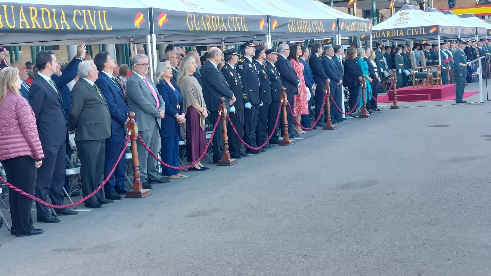 Celebración del Pilar en el cuartel de la Guardia Civil en Huesca