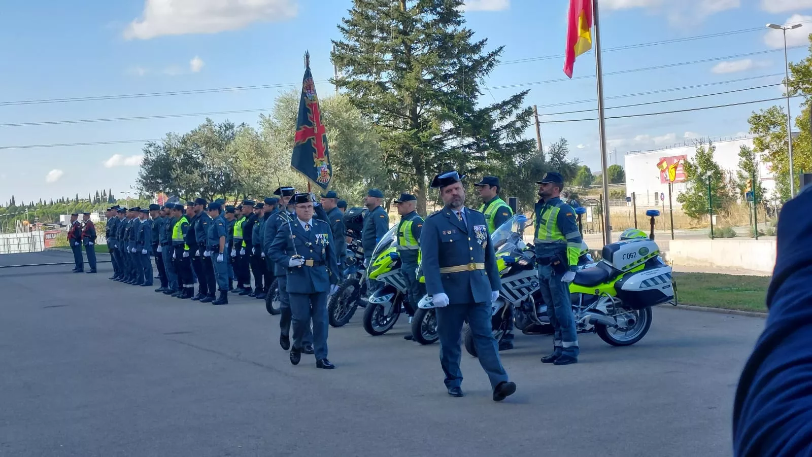 Celebración del Pilar en el cuartel de la Guardia Civil en Huesca
