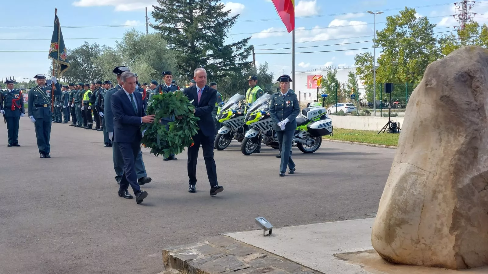 Celebración del Pilar en el cuartel de la Guardia Civil en Huesca