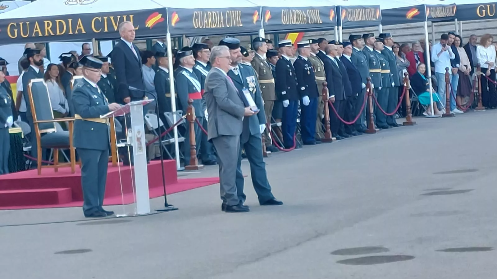 Celebración del Pilar en el cuartel de la Guardia Civil en Huesca