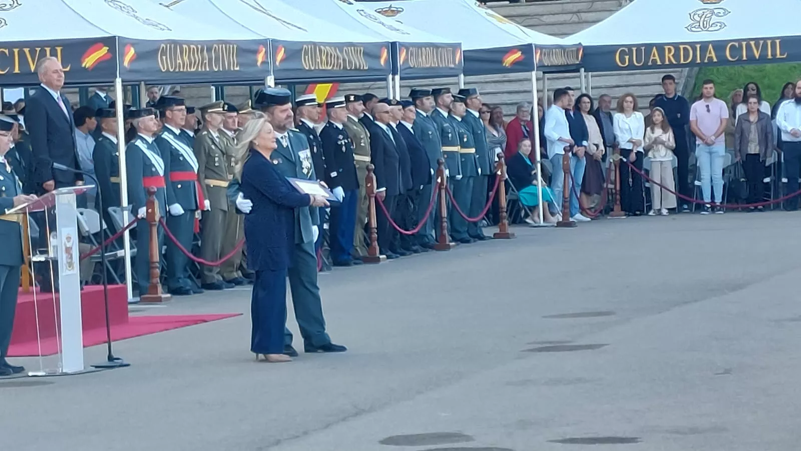 Celebración del Pilar en el cuartel de la Guardia Civil en Huesca