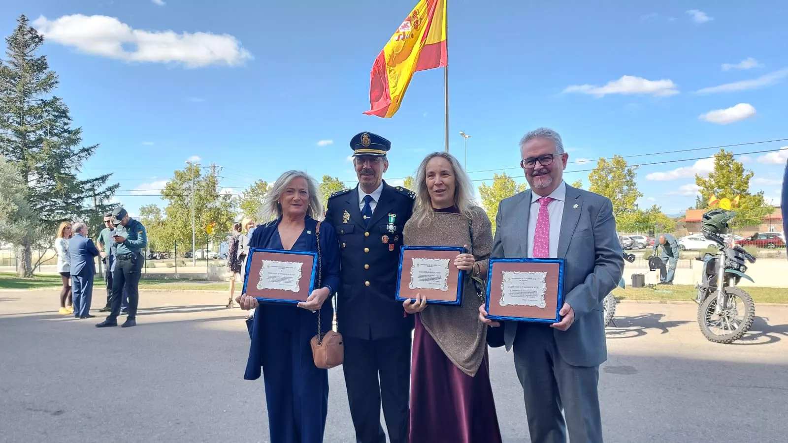 Celebración del Pilar en el cuartel de la Guardia Civil en Huesca