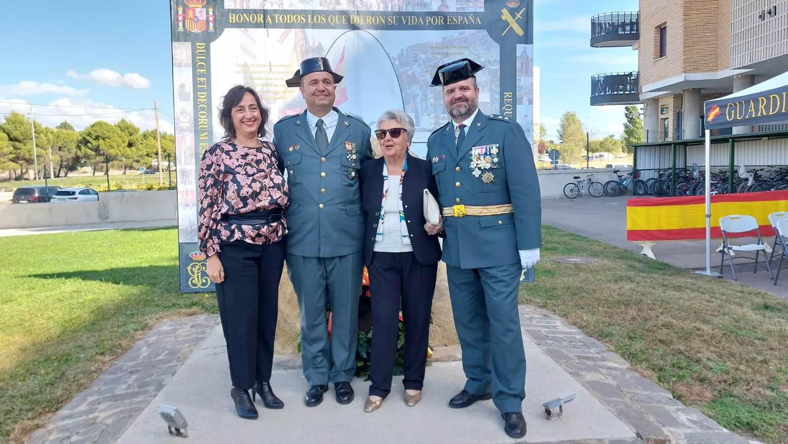 Celebración del Pilar en el cuartel de la Guardia Civil en Huesca