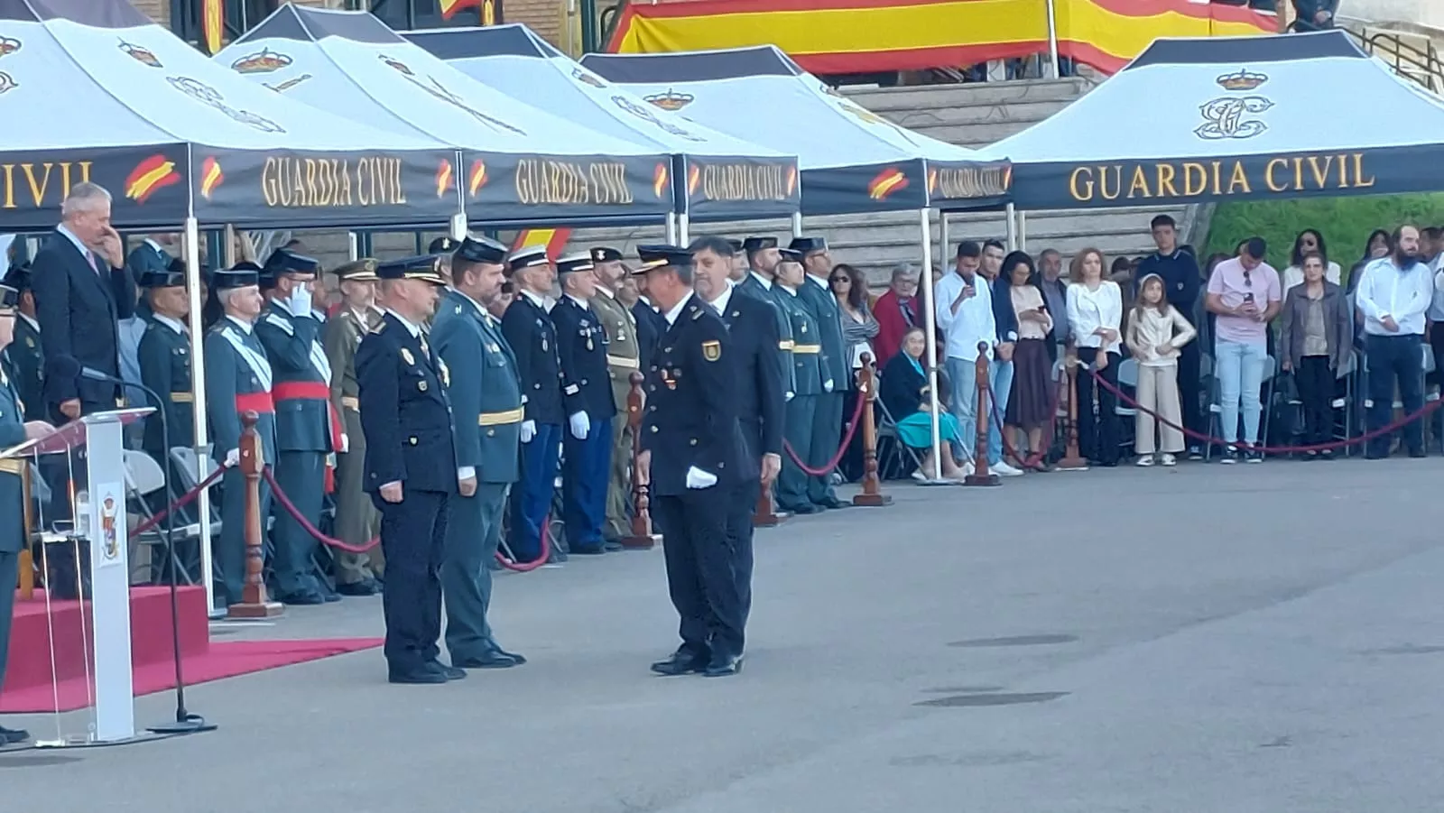 Celebración del Pilar en el cuartel de la Guardia Civil en Huesca