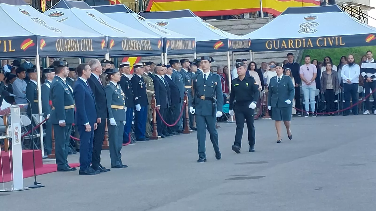 Celebración del Pilar en el cuartel de la Guardia Civil en Huesca