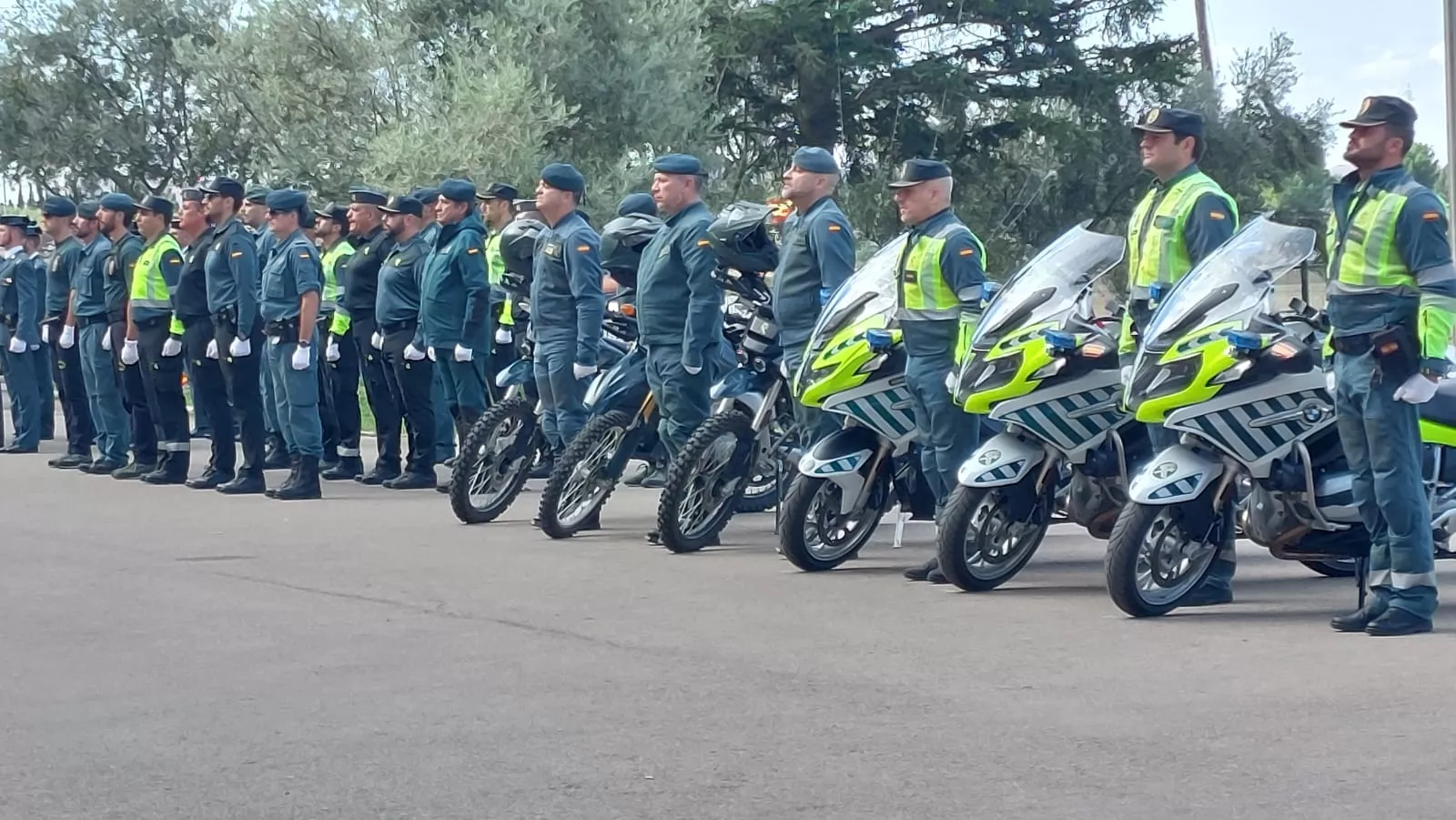 Celebración del Pilar en el cuartel de la Guardia Civil en Huesca
