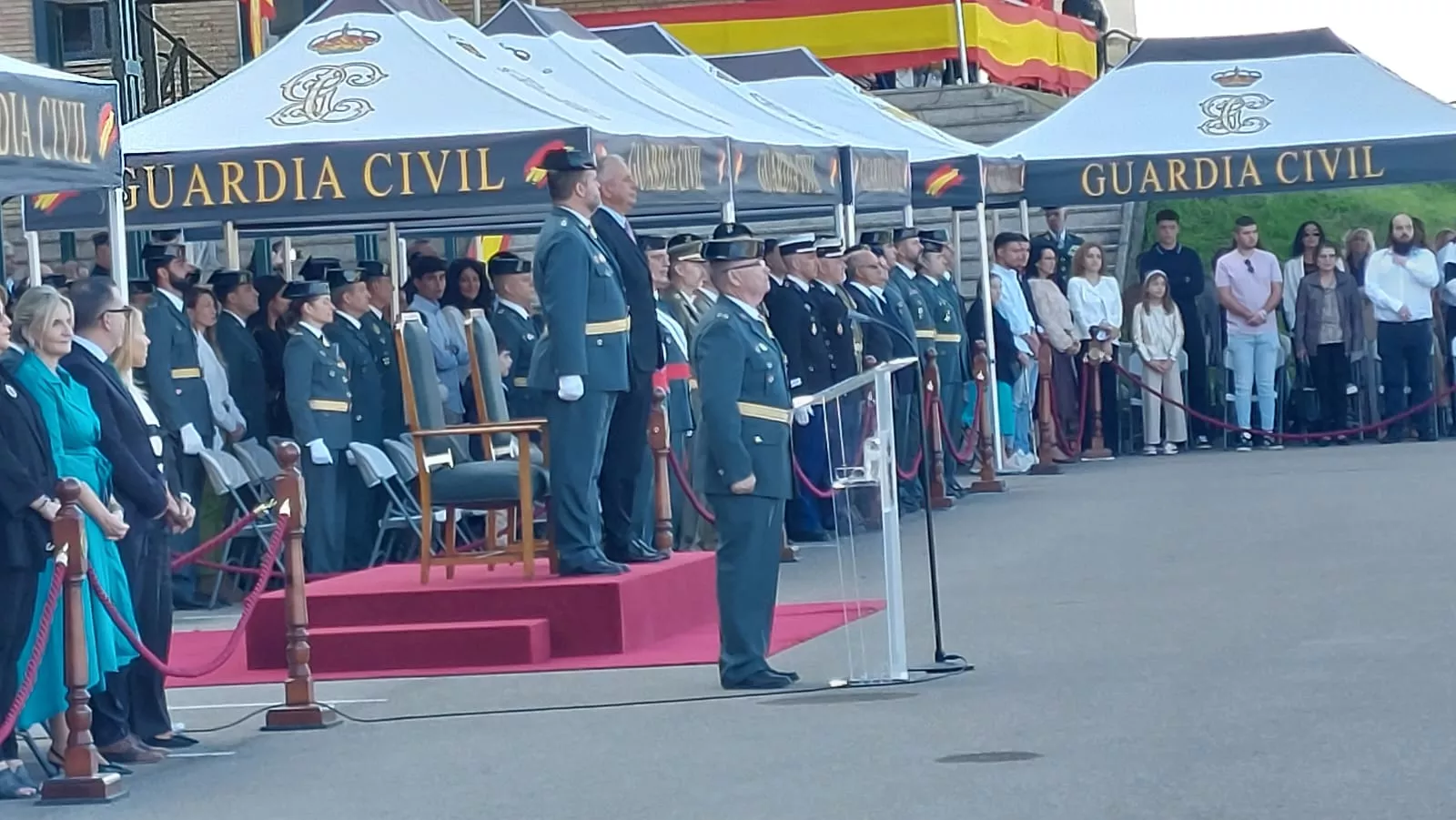 Celebración del Pilar en el cuartel de la Guardia Civil en Huesca