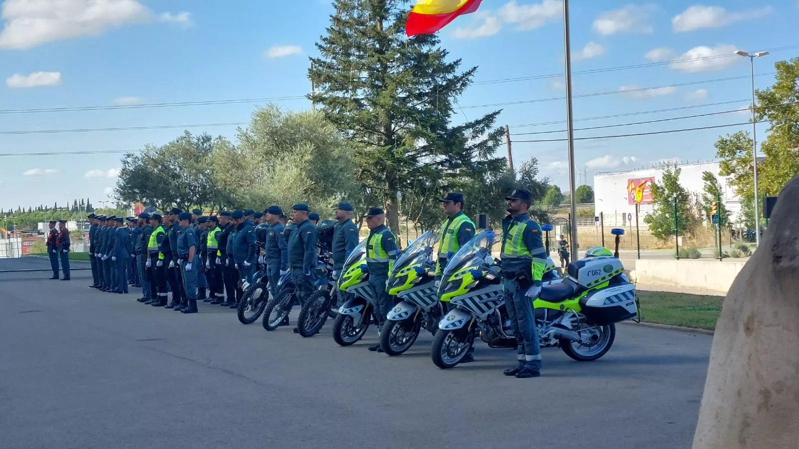 Celebración del Pilar en el cuartel de la Guardia Civil en Huesca