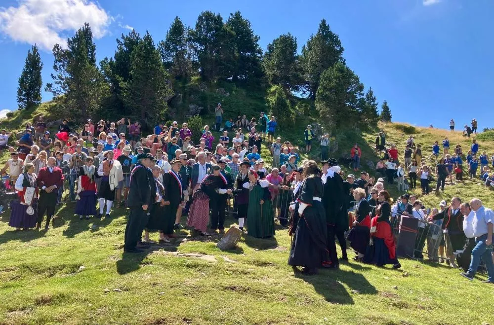 Celebración del Tributo de las Tres Vacas. Foto Ayuntamiento de Ansó