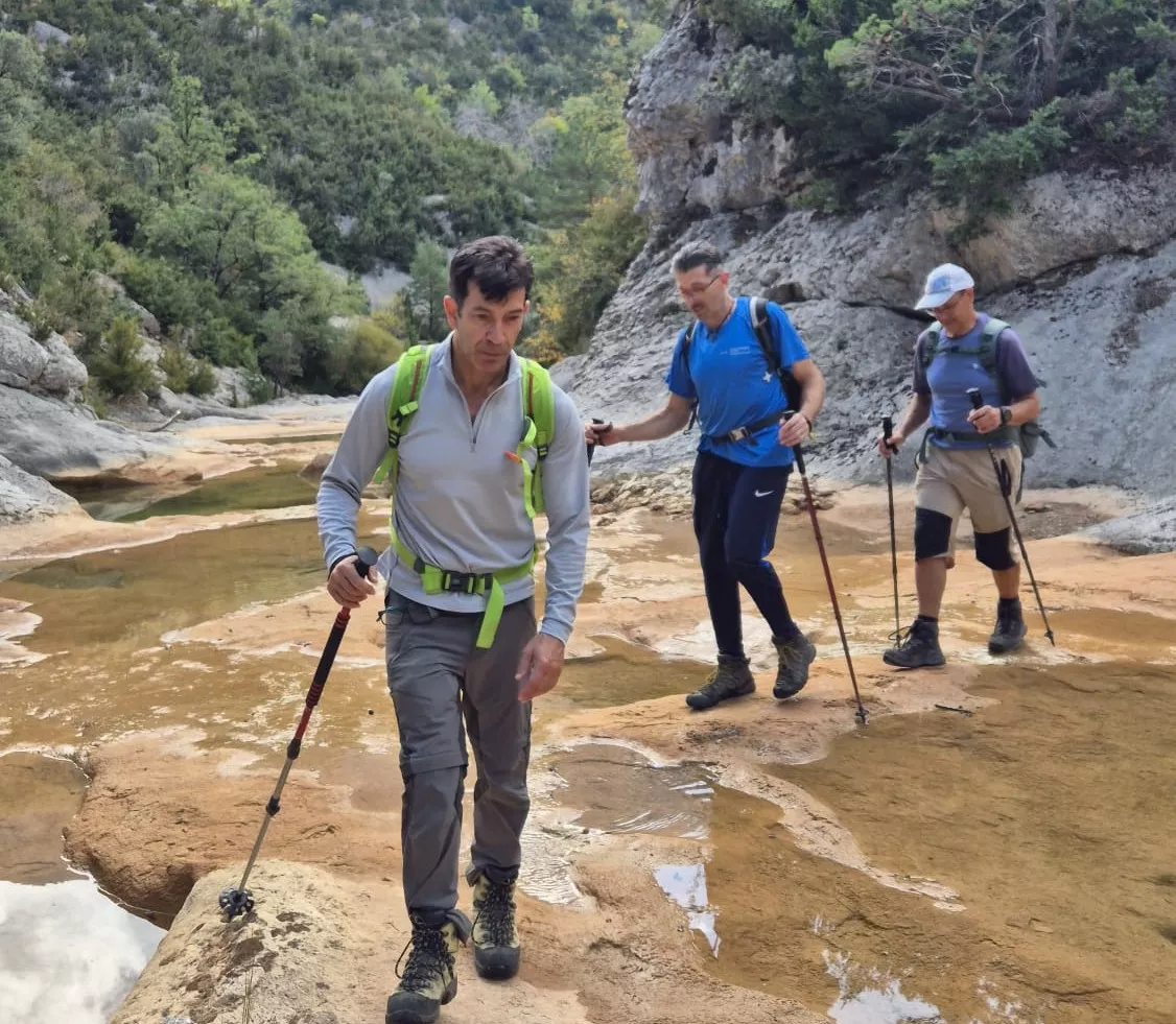 Por el barranco Cuello.