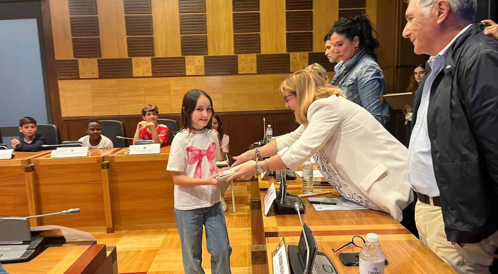 Constitución del nuevo consejo de la Ciudad de las Niñas y los Niños de Huesca. Foto Mercedes Manterola