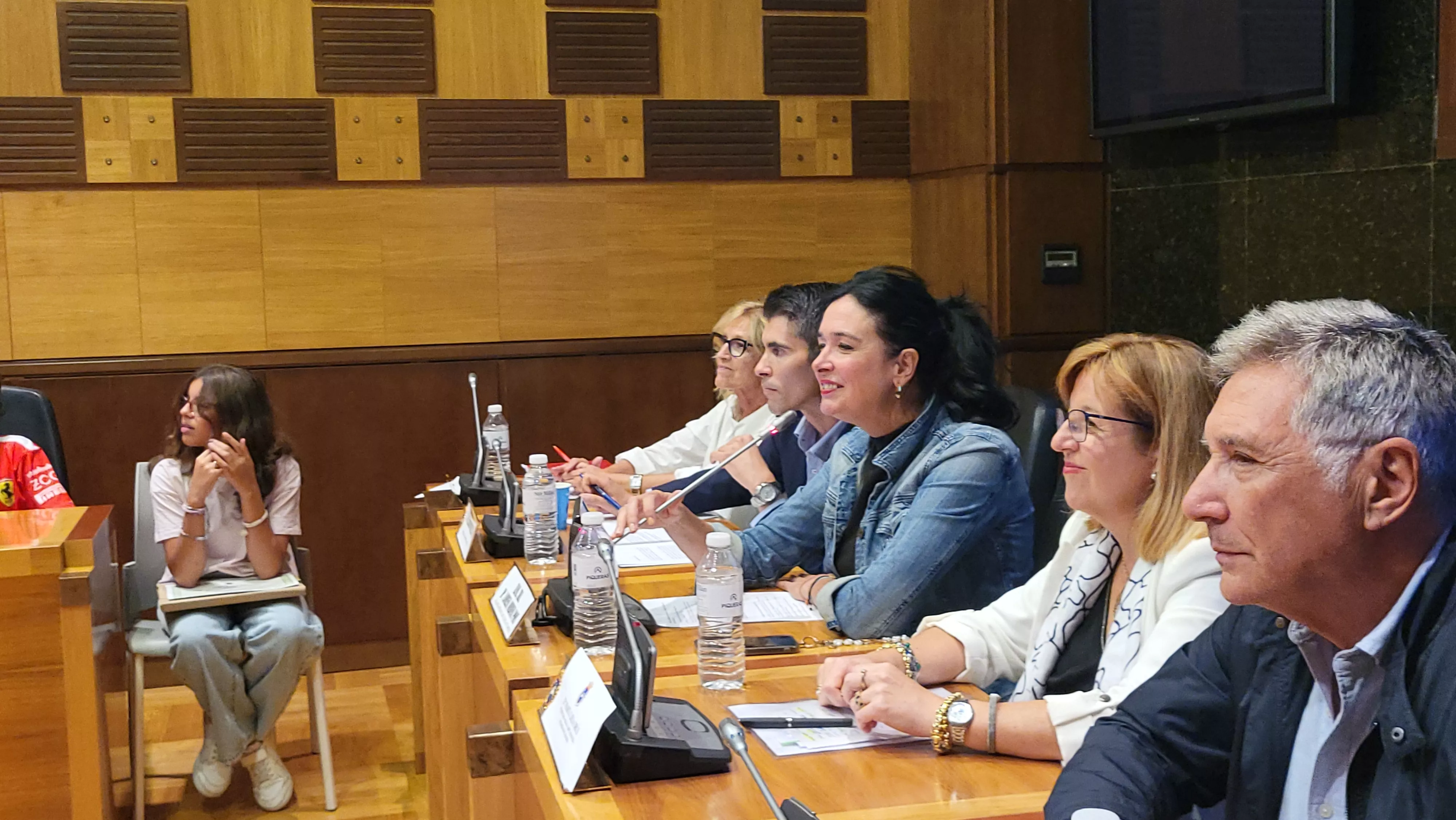Constitución del nuevo consejo de la Ciudad de las Niñas y los Niños de Huesca. Foto Mercedes Manterola