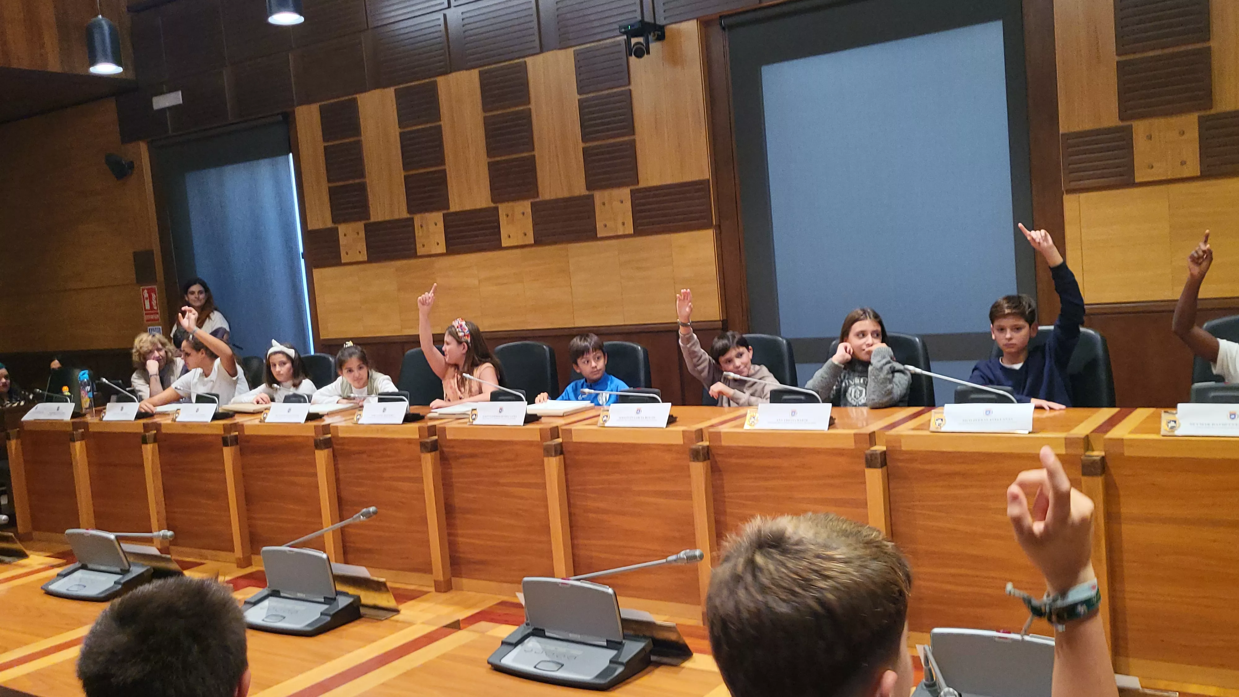 Constitución del nuevo consejo de la Ciudad de las Niñas y los Niños de Huesca. Foto Mercedes Manterola