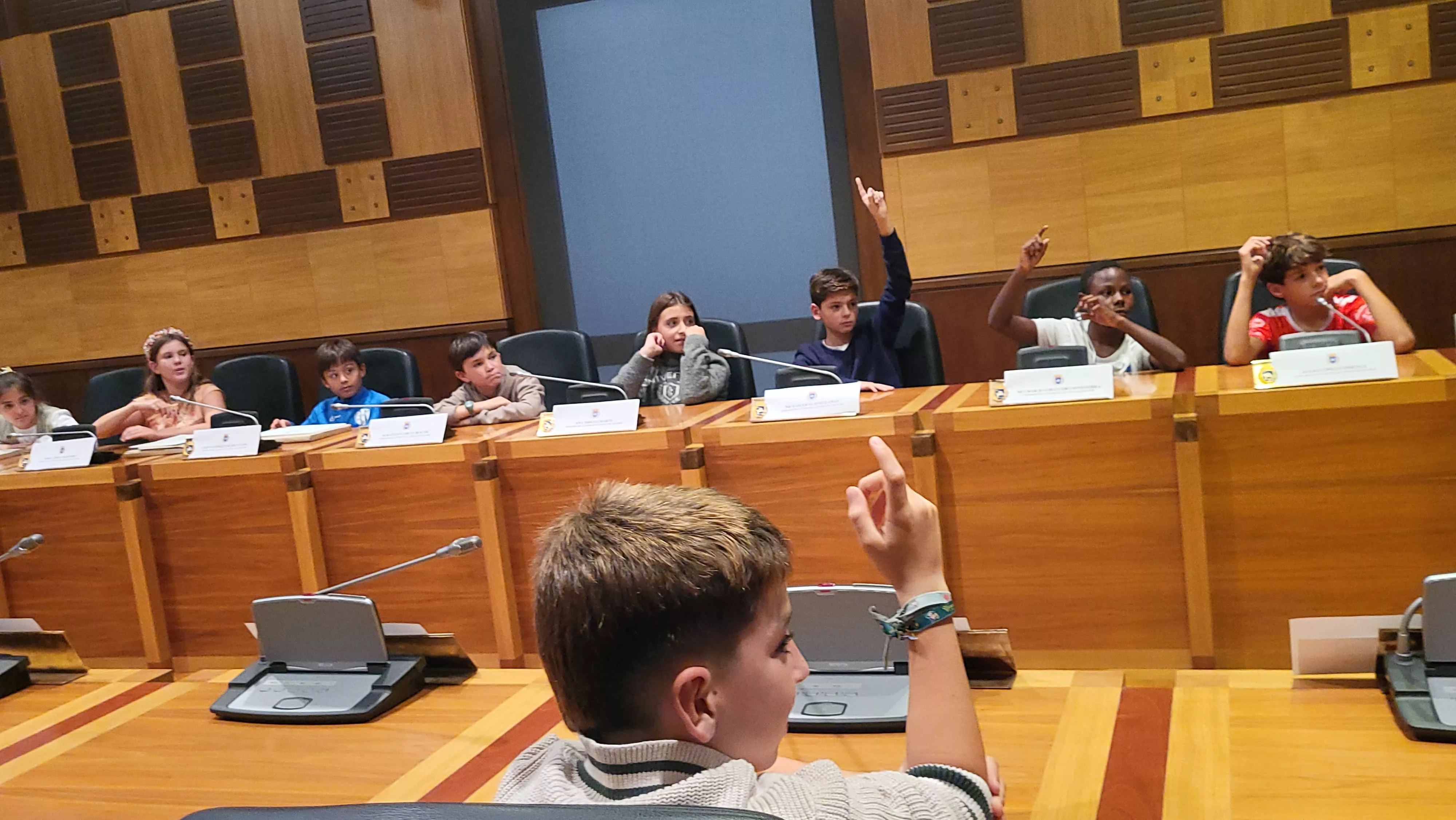 Constitución del nuevo consejo de la Ciudad de las Niñas y los Niños de Huesca. Foto Mercedes Manterola