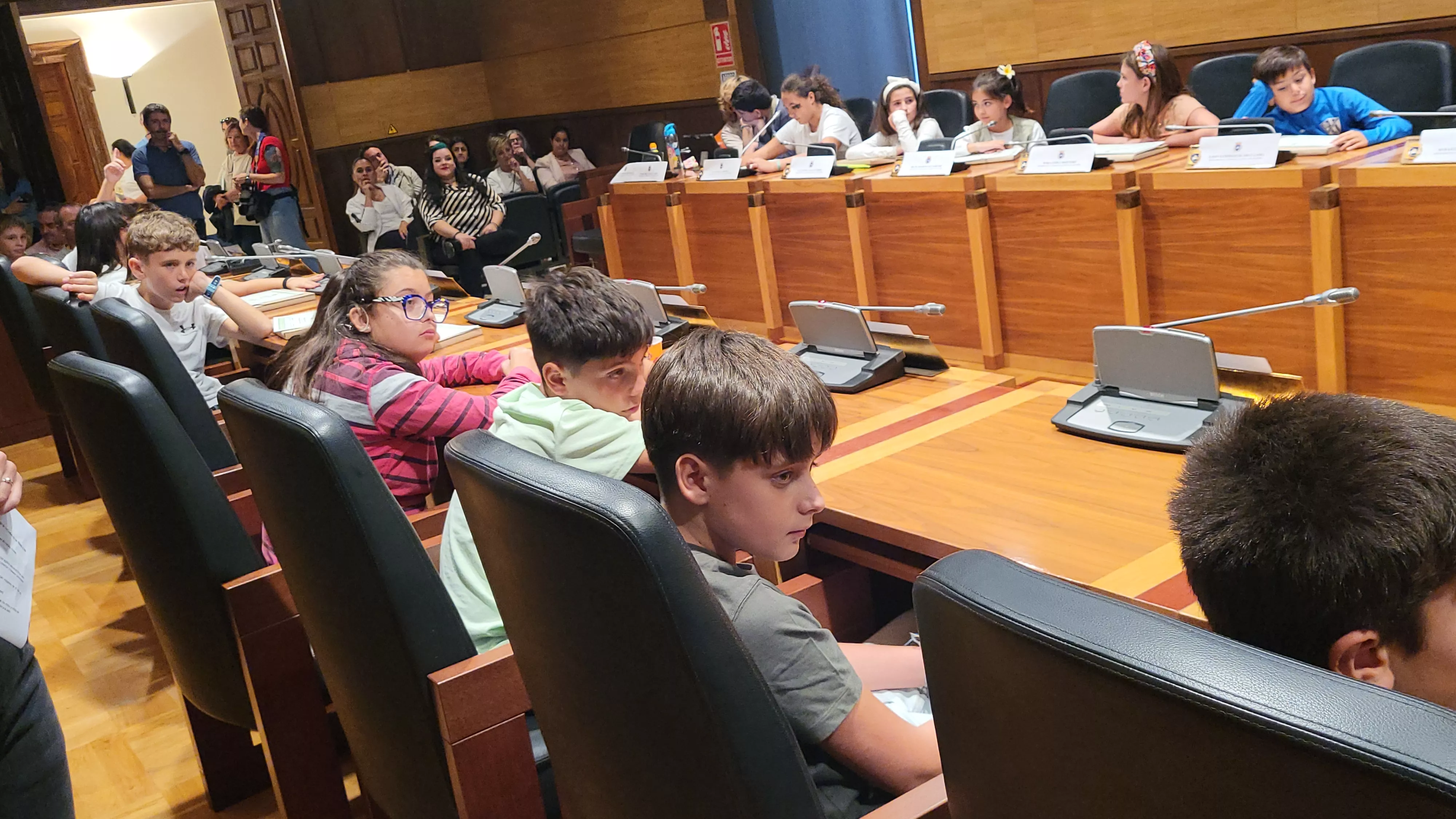 Constitución del nuevo consejo de la Ciudad de las Niñas y los Niños de Huesca. Foto Mercedes Manterola