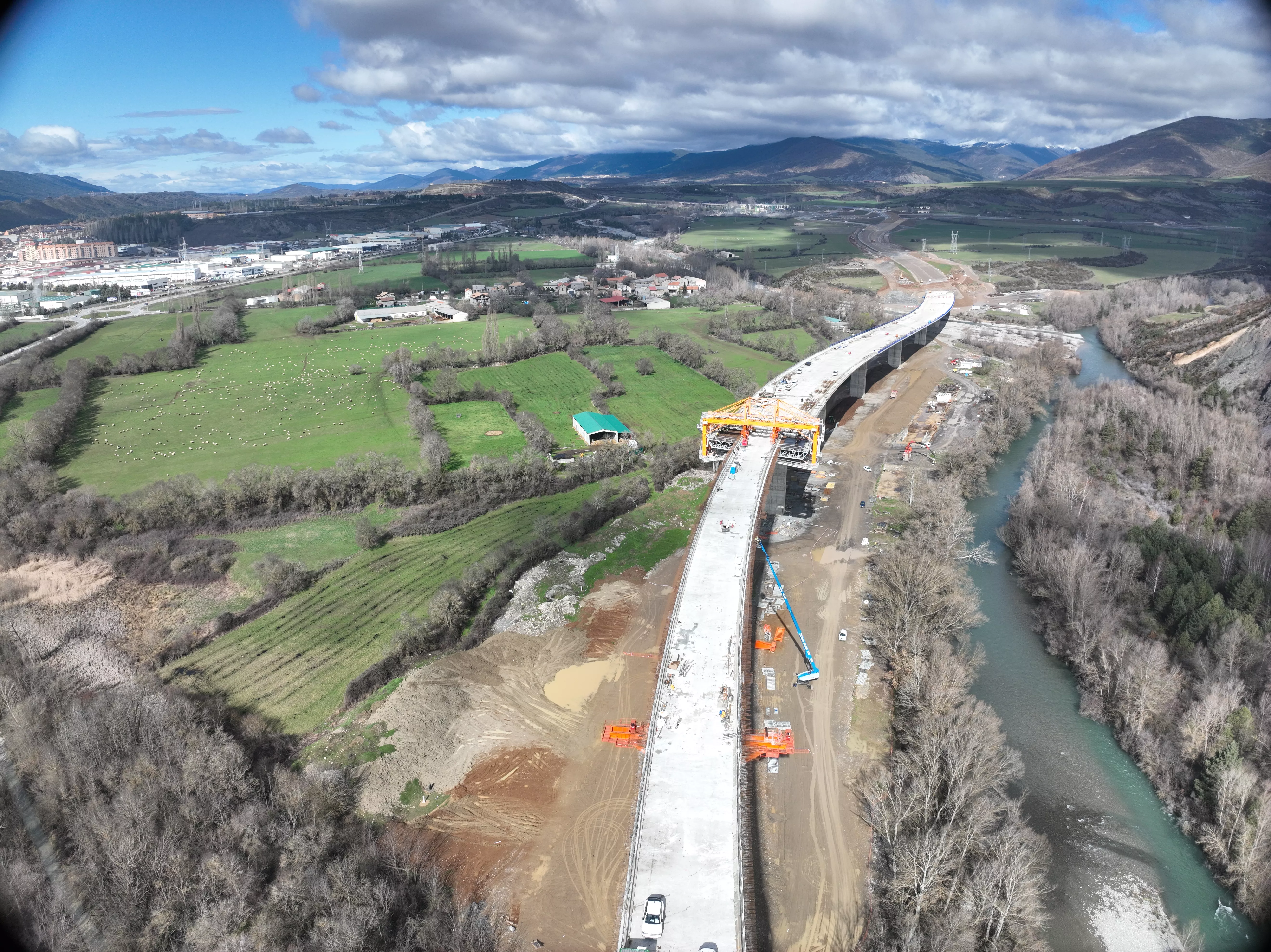 Las obras de la A-23 en Sabiñánigo provocarán cortes de tráfico hasta el 19 de diciembre.
