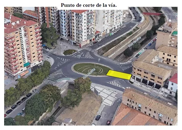 Corte al tráfico en la rotonda del paseo Ramón y Cajal en sentido a Lucas Mallada.