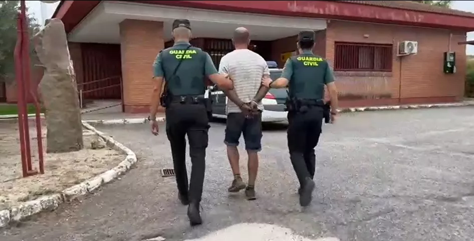 Detenido por el robo de herramientas y una furgoneta en una empresa de Binéfar. Detenido por el robo de herramientas y una furgoneta en una empresa de Binéfar.