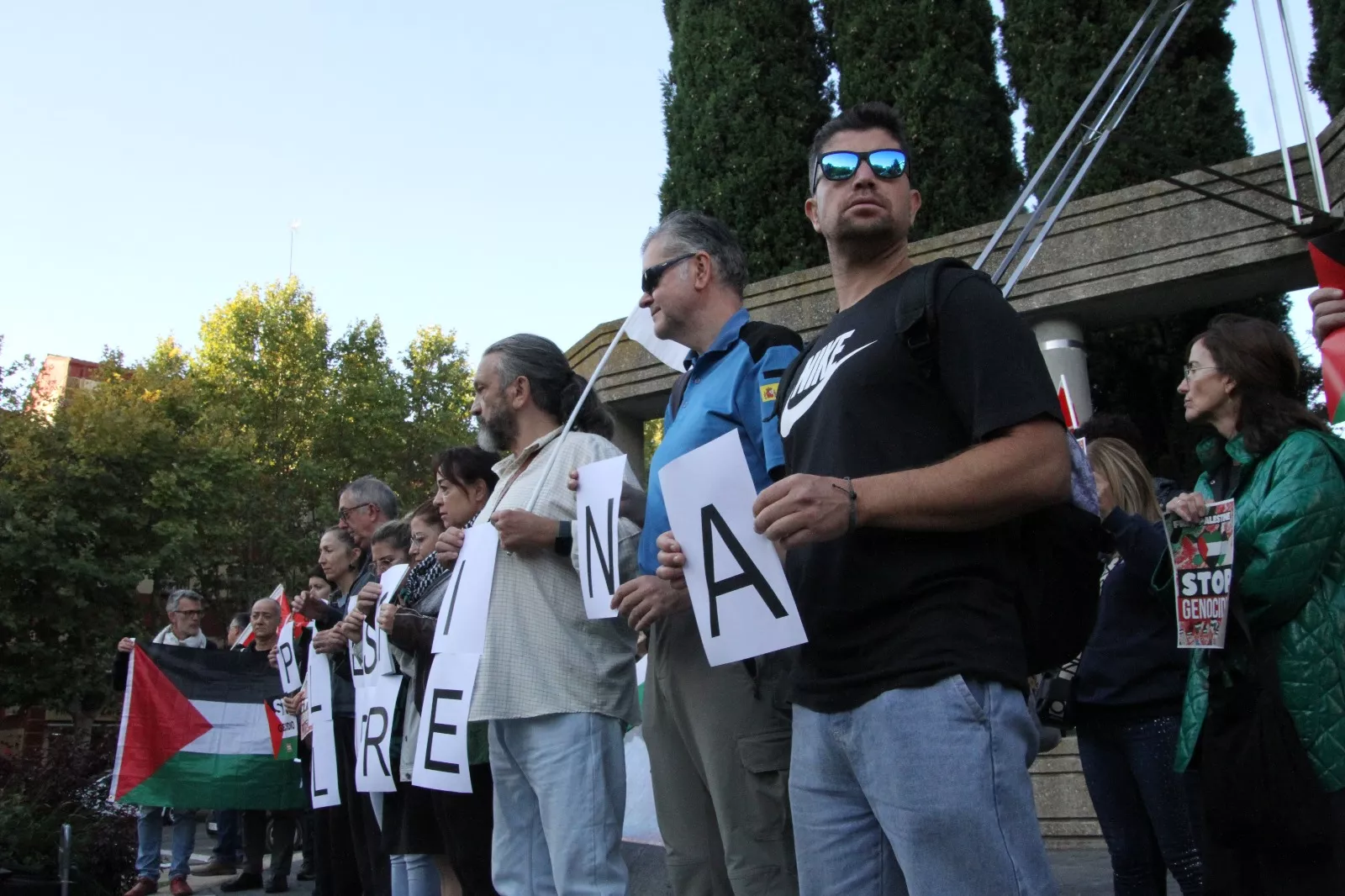 Concentración de CCOO en apoyo a Palestina en el Monumento de la Paz. Foto Carlos Neofato 